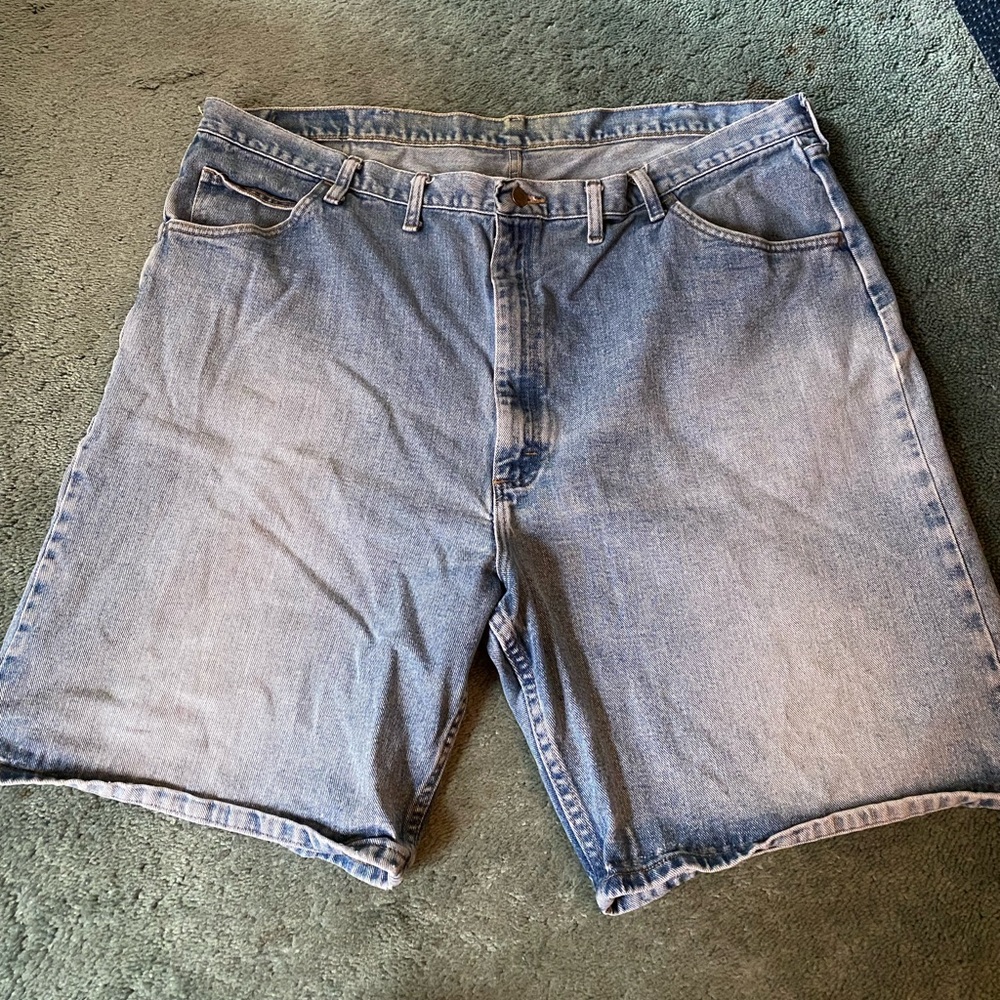 Men’s relaxed fit jean shorts